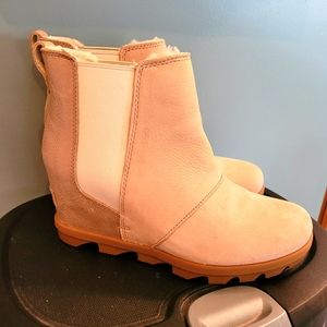 Sorel sherpa wedge booties